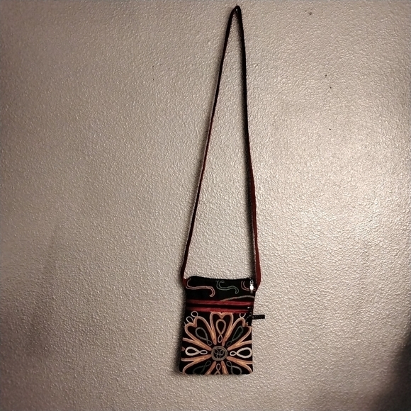 THIS JINGPIN BAG WAS HANDMADE IN KYRGYZSTAN - Picture 2 of 5